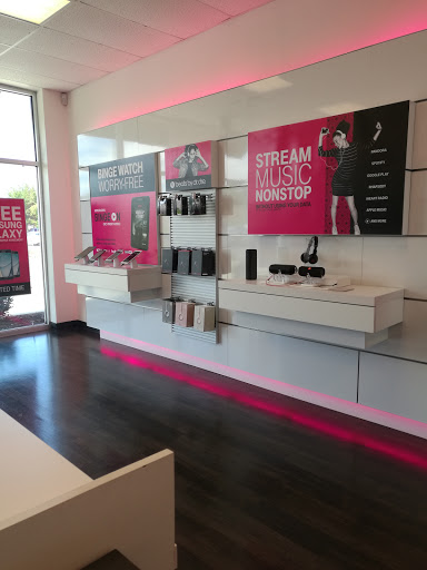 Cell Phone Store «T-Mobile», reviews and photos, 2186 Cherry Rd #106, Rock Hill, SC 29732, USA