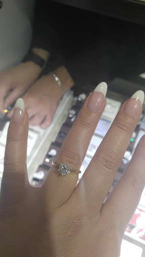 Jewelry Store «Helzberg Diamonds», reviews and photos, 1598 Willowbrook Dr, Houston, TX 77070, USA