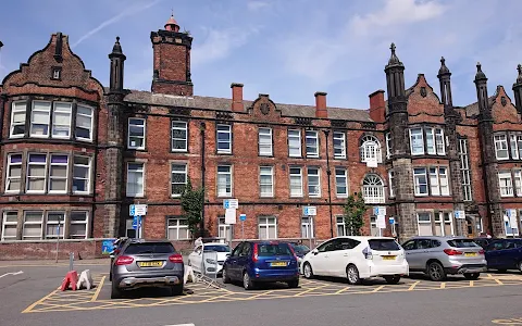 St James's University Hospital image