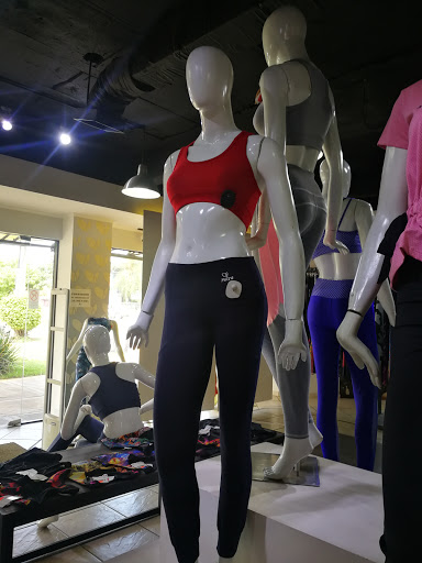 Tiendas para comprar ropa deportiva mujer Santa Cruz