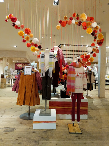 Shopping Mall «The Promenade Shops at Evergreen Walk», reviews and photos, 501 Evergreen Way #503, South Windsor, CT 06074, USA