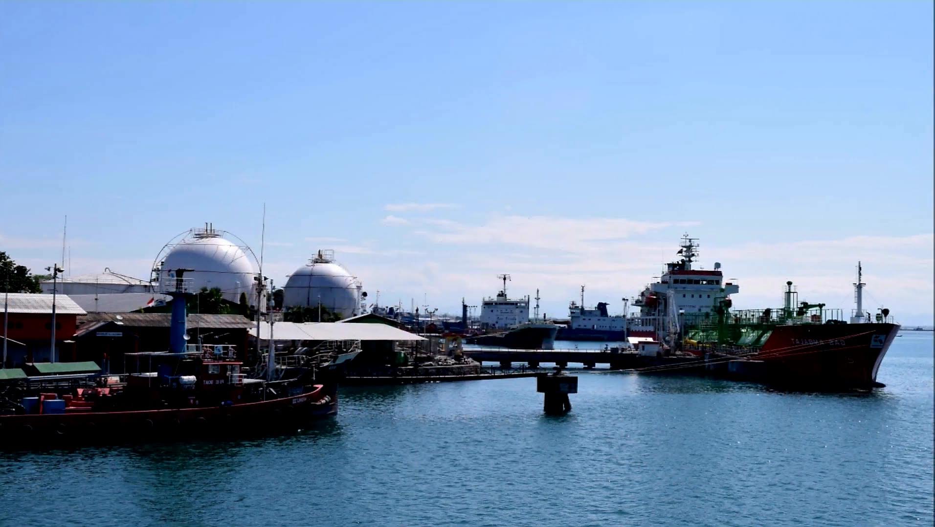 Gambar Pelabuhan Makasar