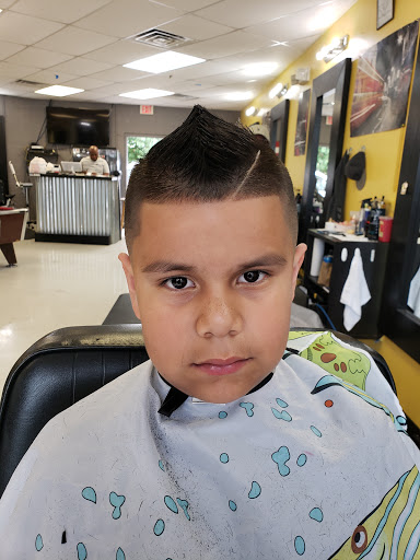 Barber Shop «Chacabana Barber Shop», reviews and photos, 5002 Eisenhauer Rd, San Antonio, TX 78218, USA