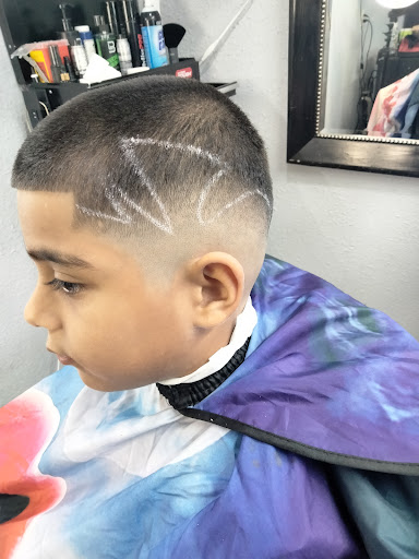 Barber Shop «Dapper G Cuts Barbershop», reviews and photos, 807 S General McMullen Dr, San Antonio, TX 78237, USA