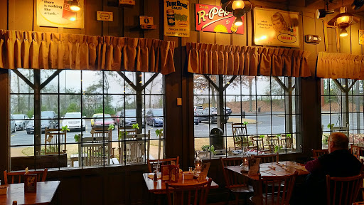 American Restaurant «Cracker Barrel Old Country Store», reviews and photos, Celebration Dr, Suwanee, GA 30024, USA