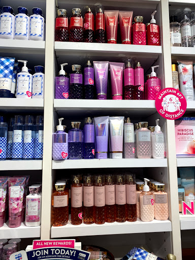 Craft Store «Michaels», reviews and photos, 340 Crossroads Blvd, Cary, NC 27511, USA