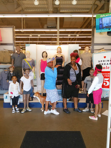 Clothing Store «Old Navy», reviews and photos, 2409 Taylor Park Dr, Reynoldsburg, OH 43068, USA