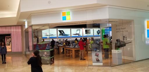 Microsoft Store - Cherry Creek Mall, 3000 E 1st Ave, Denver, CO 80206, USA, 