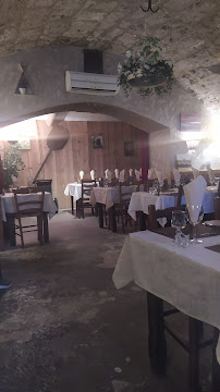 Atmosphère du Restaurant La Taverne à Saint-Jean-en-Royans - n°6