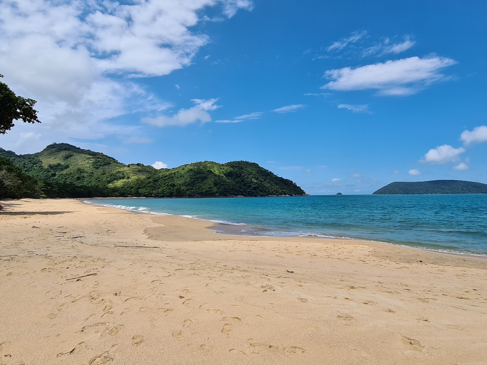 Praia Grande do Bonete的照片 带有碧绿色纯水表面