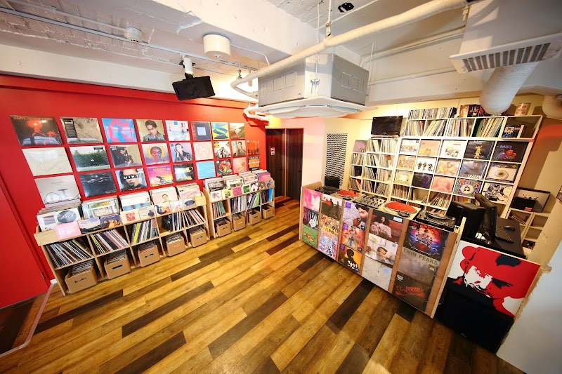 〈Vinyl Records & Music Bar〉Alffo Records