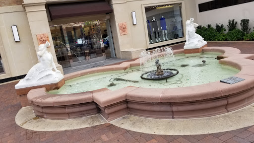 Fashion Accessories Store «Michael Kors», reviews and photos, 4747 Broadway St, Kansas City, MO 64112, USA