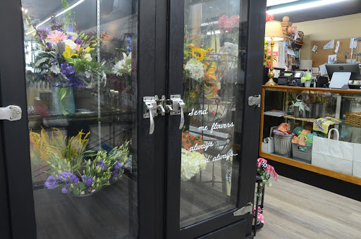 Florist «Mt Washington Florist», reviews and photos, 145 N Bardstown Rd, Mt Washington, KY 40047, USA