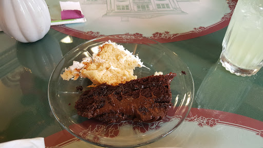 Southern Restaurant (US) «Blue Willow Inn Restaurant & Gift Shop», reviews and photos, 294 N Cherokee Rd, Social Circle, GA 30025, USA