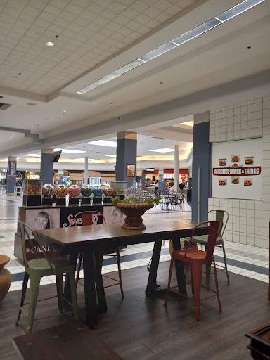 Shopping Mall «New Towne Mall», reviews and photos, 400 Mill Ave SE C8, New Philadelphia, OH 44663, USA