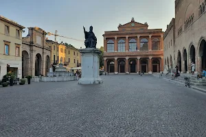 Piazza Cavour image