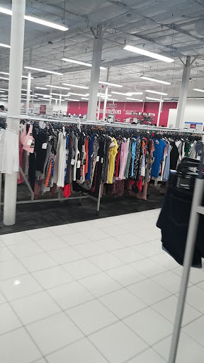 Clothing Store «Burlington Coat Factory», reviews and photos, 800 Barnum Avenue Cutoff, Stratford, CT 06614, USA
