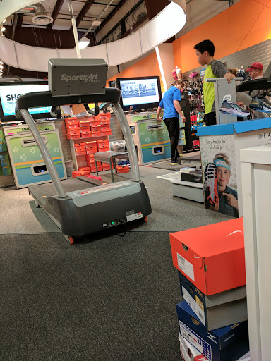 Running Store «Road Runner Sports», reviews and photos, 535 Lakeview Plaza Blvd, Worthington, OH 43085, USA