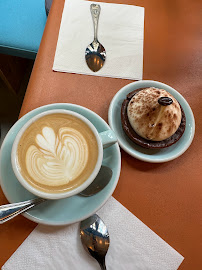 Cappuccino du Restaurant Blondie Coffee Shop à Paris - n°2