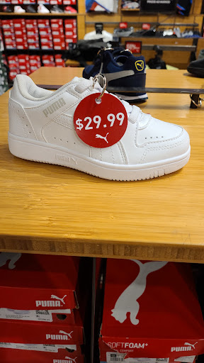 Shoe Store «PUMA», reviews and photos, 11401 NW 12th St #286, Miami, FL 33172, USA