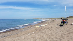 Zdjęcie Klitmoller Beach z powierzchnią turkusowa czysta woda