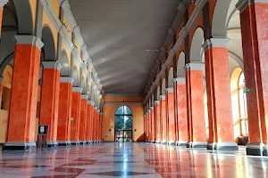 Indoor Promenade image