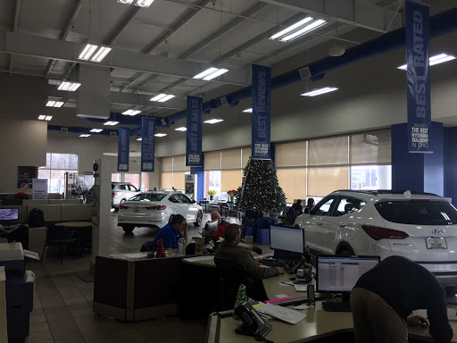 Hyundai Dealer «Crestmont Hyundai», reviews and photos, 2961 Center Rd, Brunswick, OH 44212, USA
