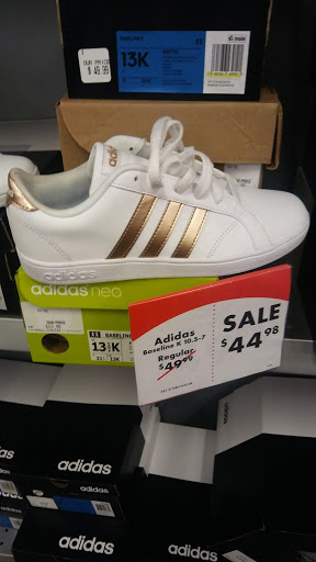 Shoe Store «Shoe Carnival», reviews and photos, 5005 Salem Ave, Dayton, OH 45426, USA