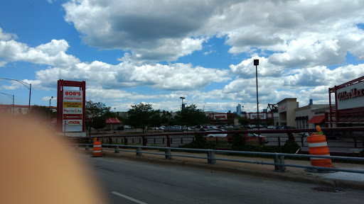 Shopping Mall «Riverpoint Center», reviews and photos, 1730 W Fullerton Ave, Chicago, IL 60614, USA