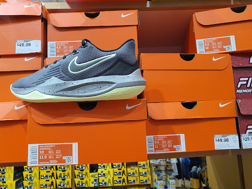 Shoe Store «WSS», reviews and photos, 7111 Vineland Ave, North Hollywood, CA 91605, USA