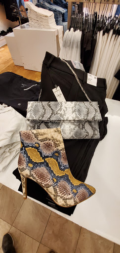 Clothing Store «Express», reviews and photos, 4090 The Strand E, Columbus, OH 43219, USA