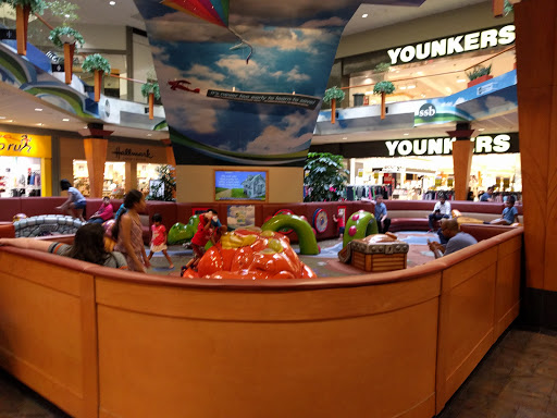 Shopping Mall «Valley West Mall», reviews and photos, 1551 Valley W Dr, West Des Moines, IA 50266, USA