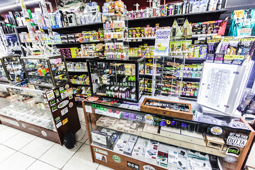 Vaporizer Store «Happy Rock Smoke Shop», reviews and photos, 334 NE 72nd St, Kansas City, MO 64118, USA