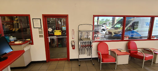 Tire Shop «Discount Tire Store - Sanford, FL», reviews and photos, 3513 S Orlando Dr, Sanford, FL 32773, USA