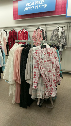 Clothing Store «Burlington Coat Factory», reviews and photos, 400 Lowell Ave #1, Haverhill, MA 01832, USA