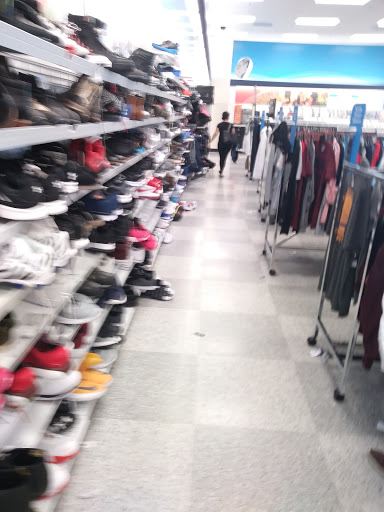 Clothing Store «Ross Dress for Less», reviews and photos, 11840 W 95th St, Overland Park, KS 66214, USA