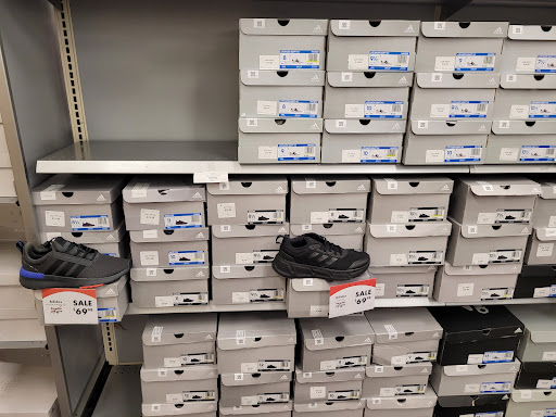 Shoe Store «Shoe Carnival», reviews and photos, 3200 Laclede Station Rd, Maplewood, MO 63143, USA