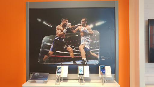 Cell Phone Store «AT&T Authorized Retailer», reviews and photos, 8052 Limonite Ave #101, Riverside, CA 92509, USA