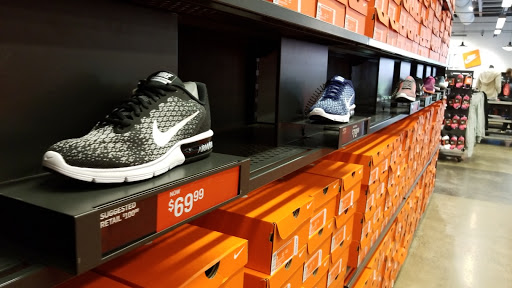 Sporting Goods Store «Nike Factory Store», reviews and photos, 1500 SE East Devils Lake Rd #105, Lincoln City, OR 97367, USA