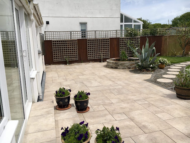 Comments and reviews of Glenn Humphries landscaping ltd