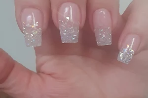 Golden nails image