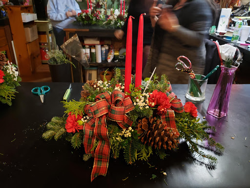 Gift Shop «Flowers By Lynn», reviews and photos, 77 Sullivan St, Wurtsboro, NY 12790, USA