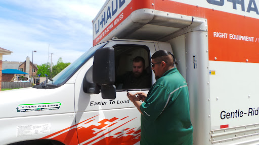 Truck Rental Agency «U-Haul of Arlington Heights», reviews and photos, 2400 E Rand Rd, Arlington Heights, IL 60004, USA