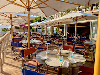 Atmosphère du Restaurant français La Plage du Martinez à Cannes - n°1