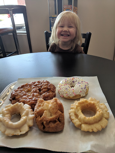 Donut Shop «Lee Donuts», reviews and photos, 124 Peterson Rd, Libertyville, IL 60048, USA