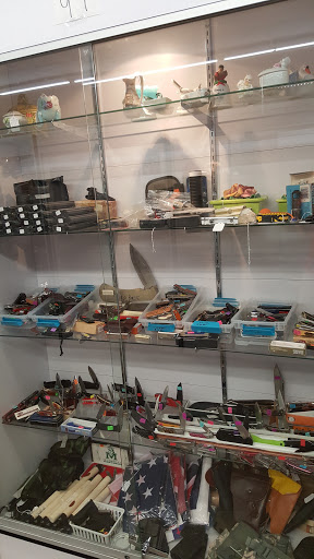 Outlet Mall «Finders Keepers Traders Outlet Mall», reviews and photos, 740-784 Chelsa Dr, Madisonville, KY 42431, USA