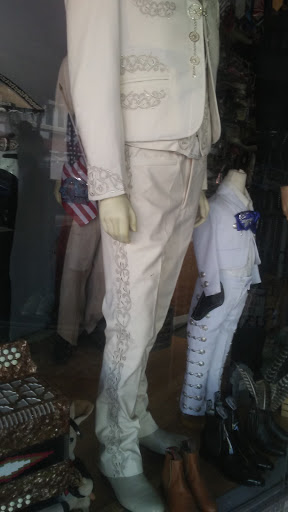 Dollar Store «Dollar Tree», reviews and photos, 900 San Fernando Rd, San Fernando, CA 91340, USA