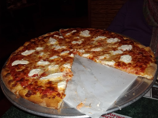Pizza Restaurant «Hometown Pizza», reviews and photos, 250 West St, Litchfield, CT 06759, USA