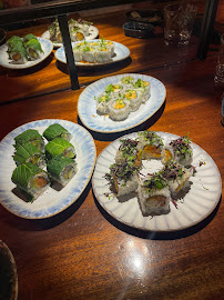 California roll du Restaurant de sushis Blueberry Maki Bar à Paris - n°2