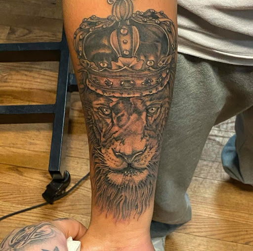 Explore tattoo ideas for females, creative tattoo ideas in Mastic, available at Infinity Tattoo